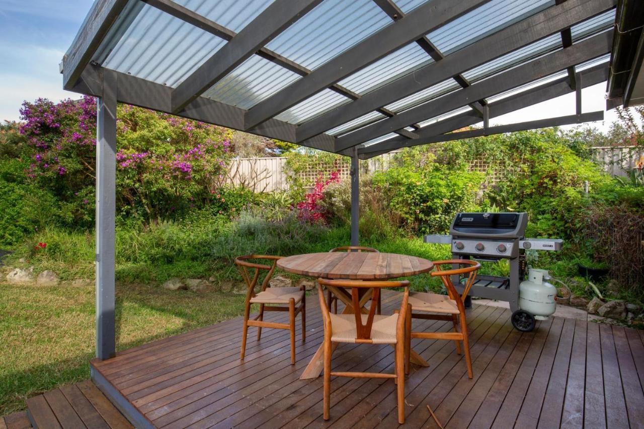 Windansea Cottage Pet Friendly Ocean Glimpses Vincentia Exterior photo